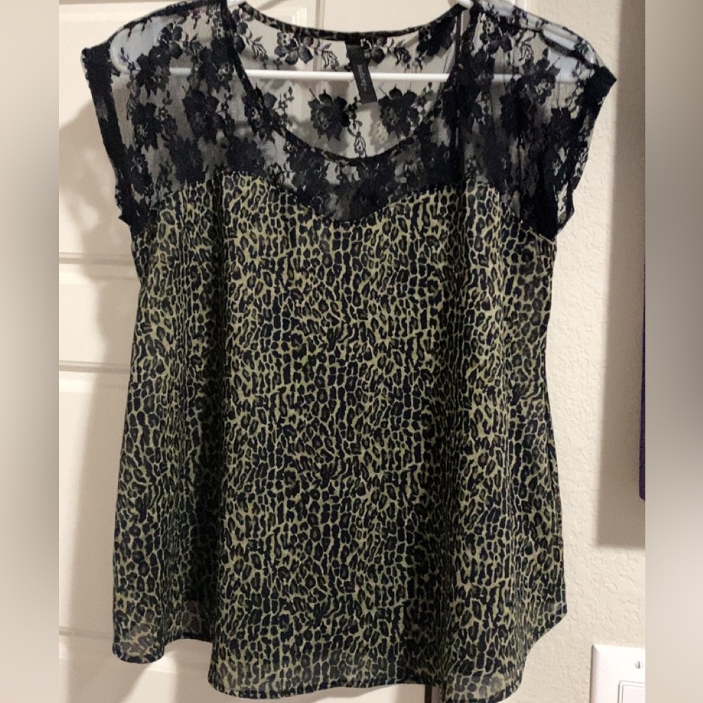 Mesh Cheetah Top With Black Lace Size Medium (M)